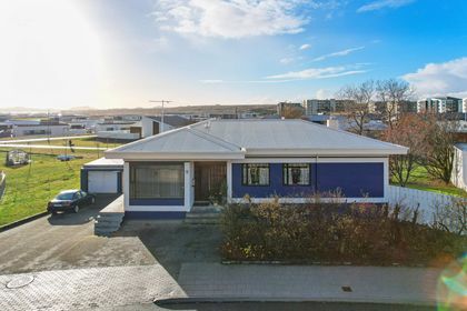 Baugholt 9