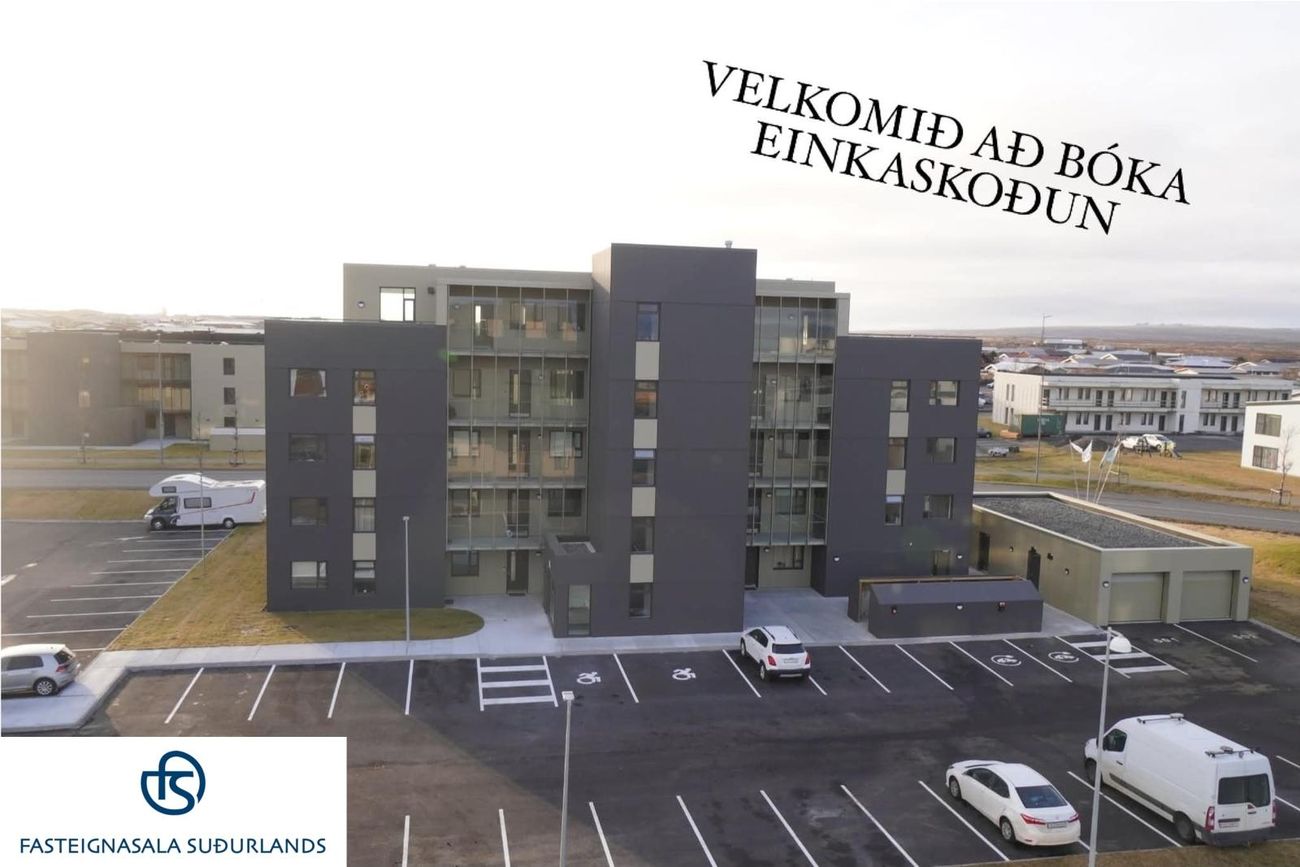 Hnjúkamói 14 þakíbúð 0502 m bílskúr