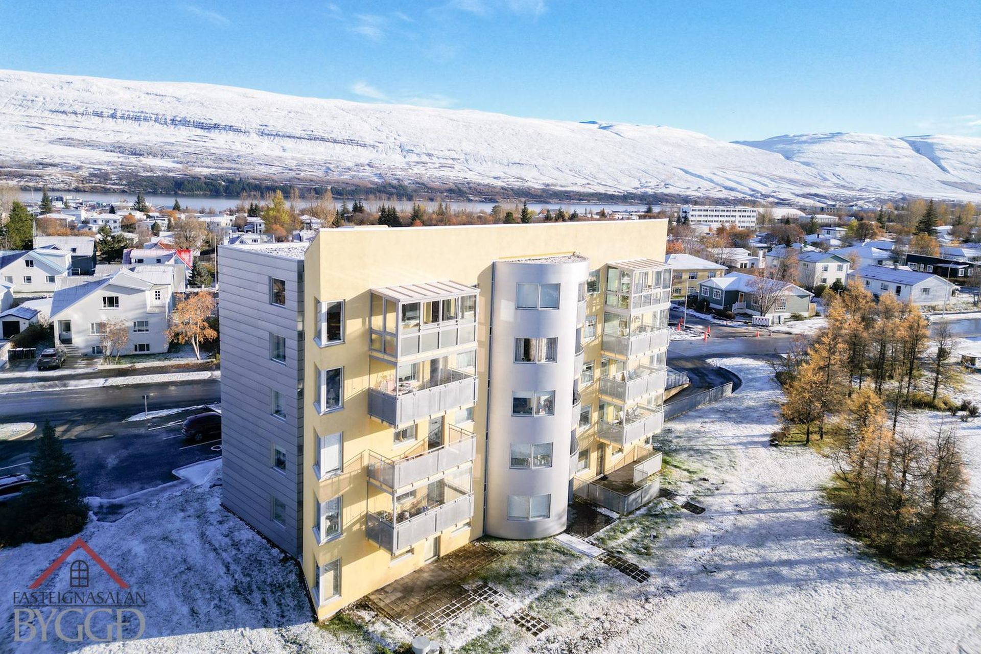 Mýrarvegur 111 - 403