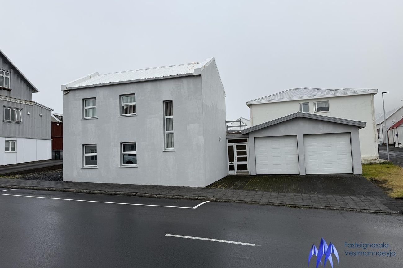 Skólavegur 12