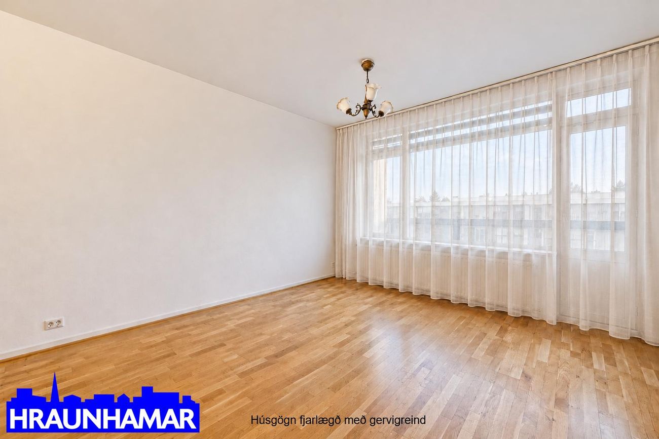 Hraunbær 102F